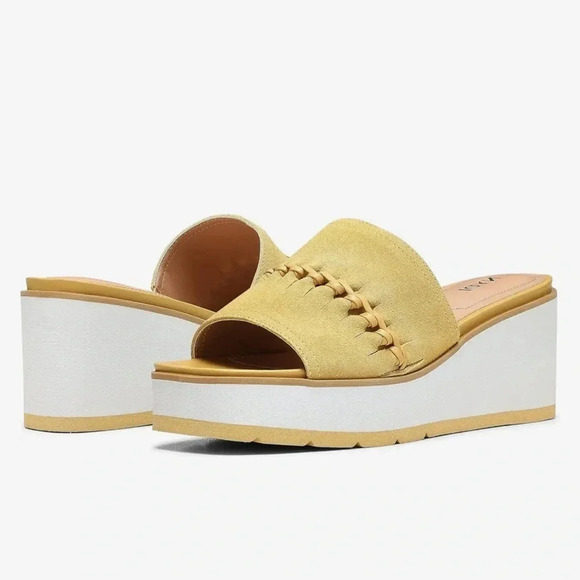 New NYDJ Womens Rory Honey Gold Nubuck Peep-Toe Platform Wedge Sandals Size 8.5 - Picture 1 of 11